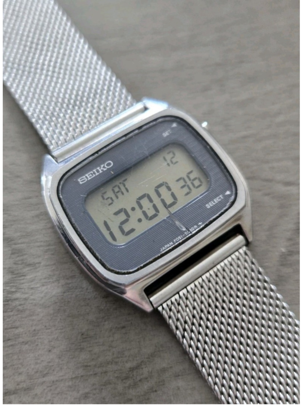 RARE Vintage Seiko F051-5029 Men's Digital LCD Watch 32mm Retro Working!!!